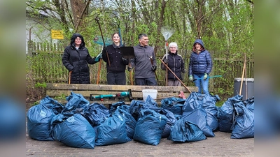 23 große Mülltüten mit den Hinterlassenschaften der modernen Zivilisation brachten die freiwilligen Helferinnen und Helfer an einem Tag voll. (Foto: privat)