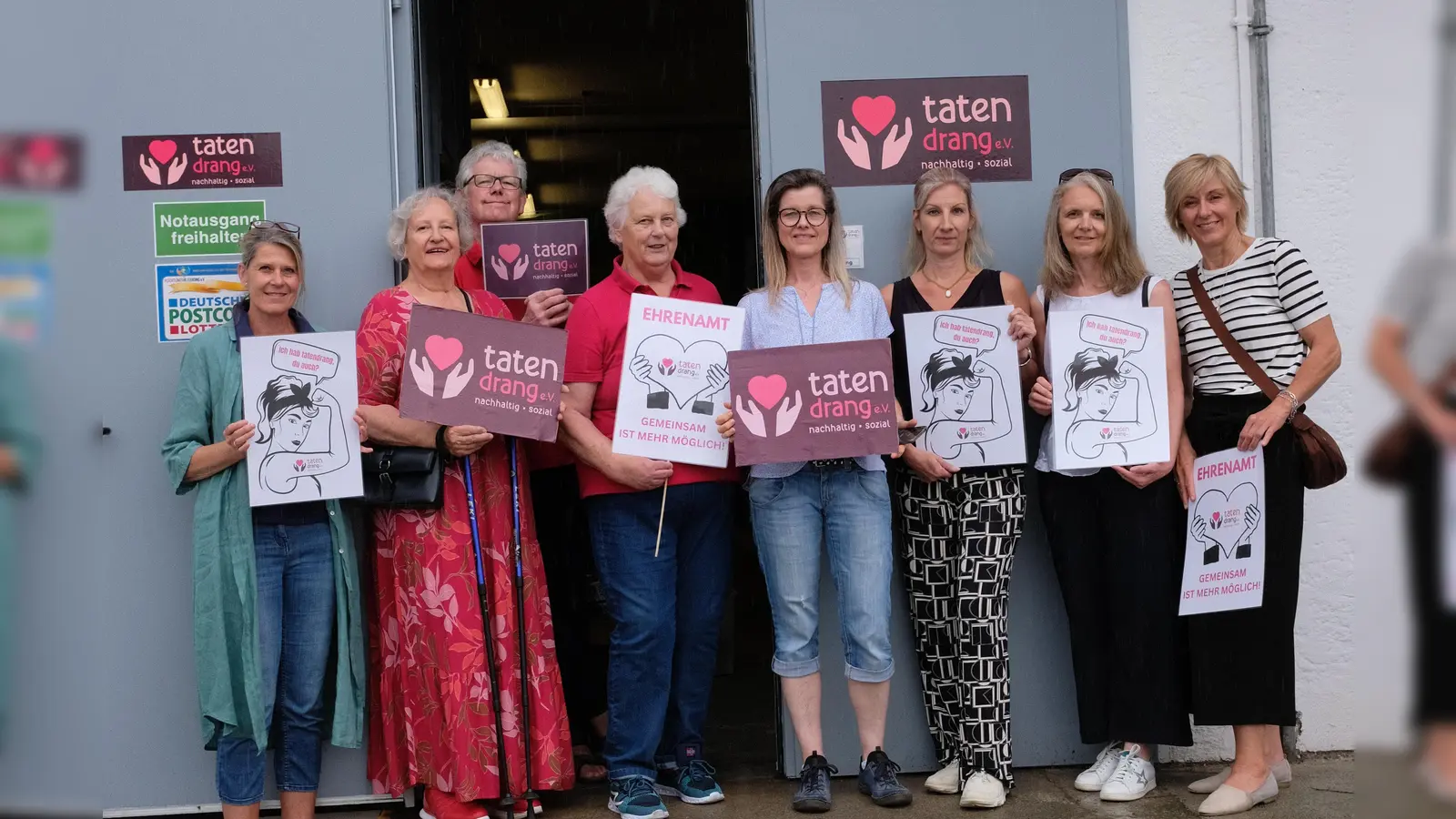 Mitglieder des Kleiderherz besuchten den Verein Tatendrang: (v.l.) B. Kantuser; C. Gummert-Schulze; D. Schulze; A. Biehn;A. Hohberger; M. Peschke; K. Sellmeier und B. Schwarzer. (Foto: Angelika Bachmann)