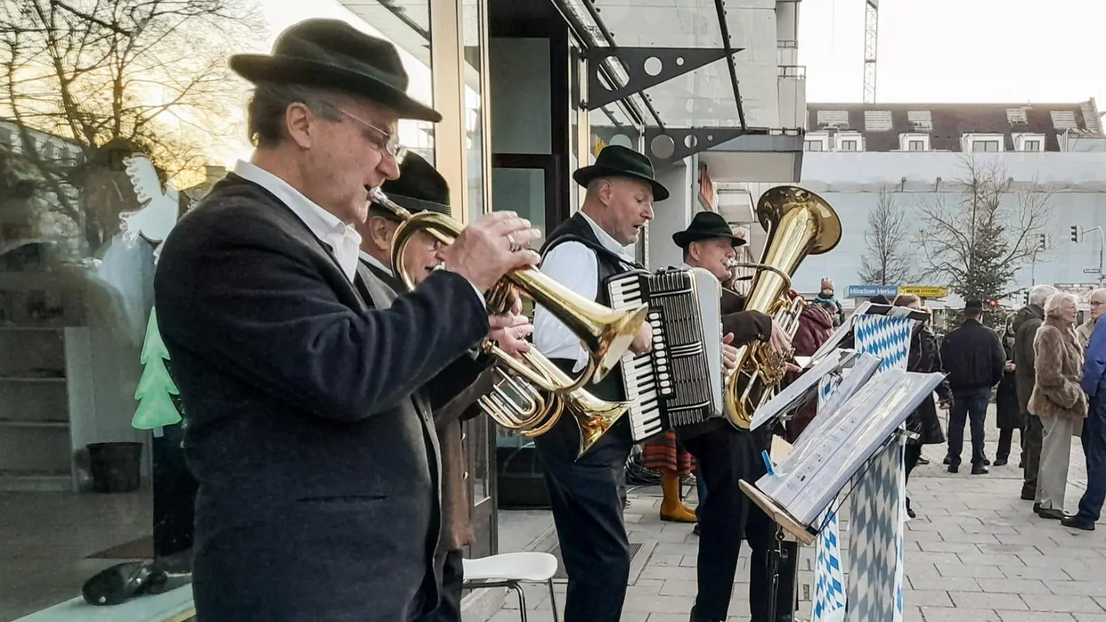 Der Maibaumverein Berg am Laim lädt traditionell zum Neujahrsanblasen ein. (Foto: F. Ewald)