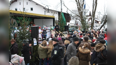 Am 3. Adventssonntag findet traditioneller Weise der Hohenbrunner Christkindlmarkt auf dem Rathausplatz statt.  (Foto: Gemeinde Hohenbrunn)