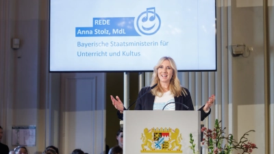 „Mit beeindruckendem Engagement, Kreativität und Ausdauer haben die ausgezeichneten Schulen musikalische Bildung fest in ihrem Schulalltag verankert”, lobte Kultusministerin Anna Stolz. (Foto: Stefan Obermeier)