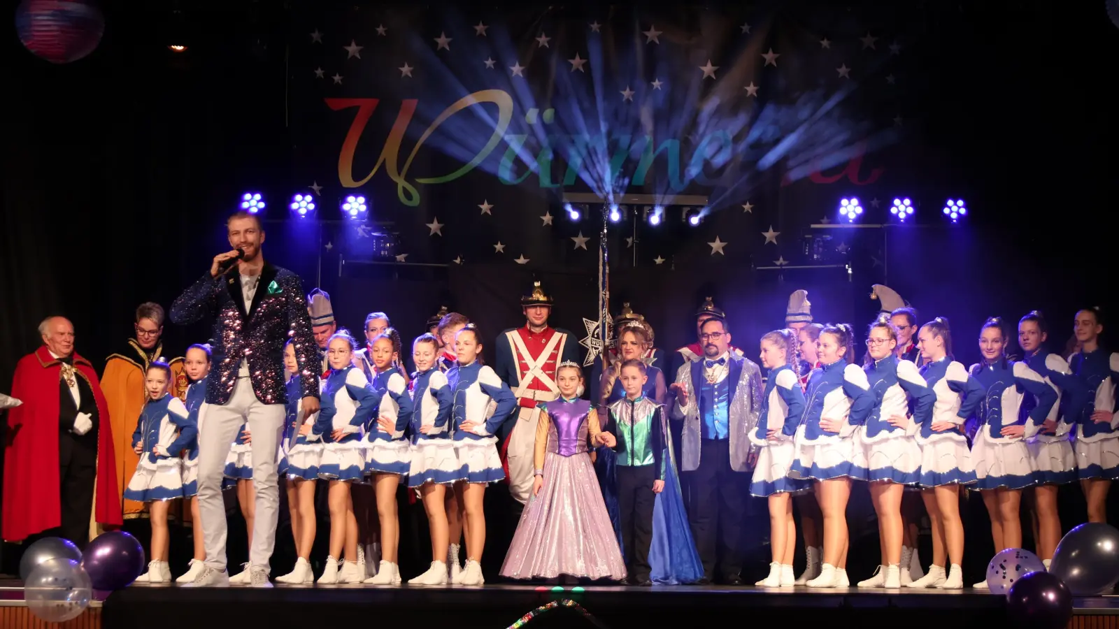 Das Würmesia-Prinzenpaar Selim I. und Carola I. mit seiner Garde. (Foto: Hauke Jeß / Würmesia)