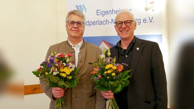  Karl-Josef Kuhn und Reiner Höcherl (v. l.) während der Gratulation zu ihren Erfolgen bei den Kommunalwahlen 2026. <br> (Foto: Verein)