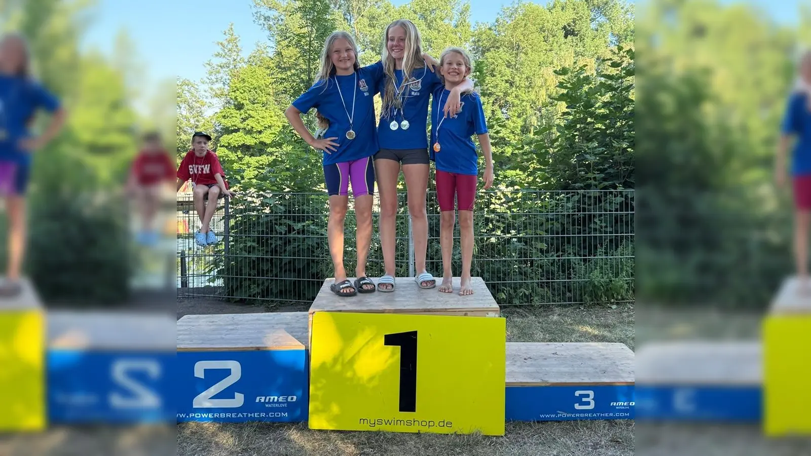 Freuten sich über ihren Erfolg (v.l.): Mila Kopatsch, Malia Link und Romy Scheller. (Foto: SSG Neptun e.V.)