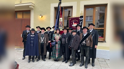 Die Teilnehmer der Ampertaler in Dachauer Tracht. (Foto: D'Ampertaler )