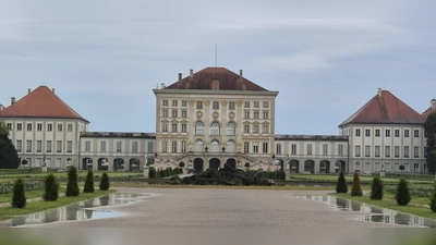 Schloss Nymphenburg war die Sommerresidenz der Wittelsbacher. Gästeführerin Judith Dengler nimmt die Besucherinnen und Besucher am 16. August auf einen Rundgang durch den Park mit. (Foto: tab)