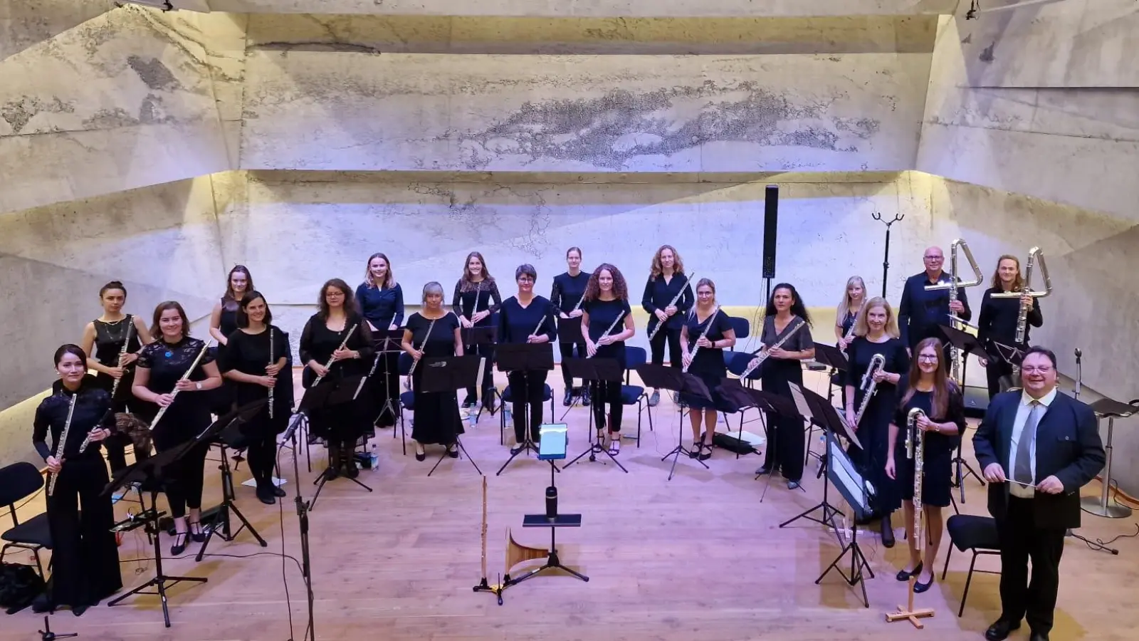 Das Querflötenorchester Flöten-Quer-Spektakulär zu Gast in der KMS. (Foto: KMS Erding)