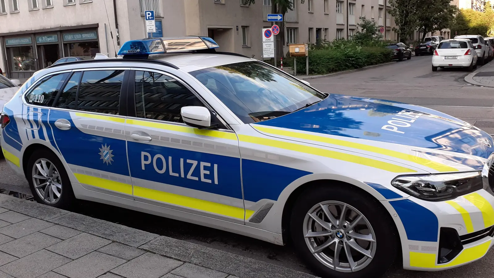 Die Polizei erschoss die Frau, die zuvor zwei Menschen mit einem Messer verletzt hatte. (Symbolbild: mha)