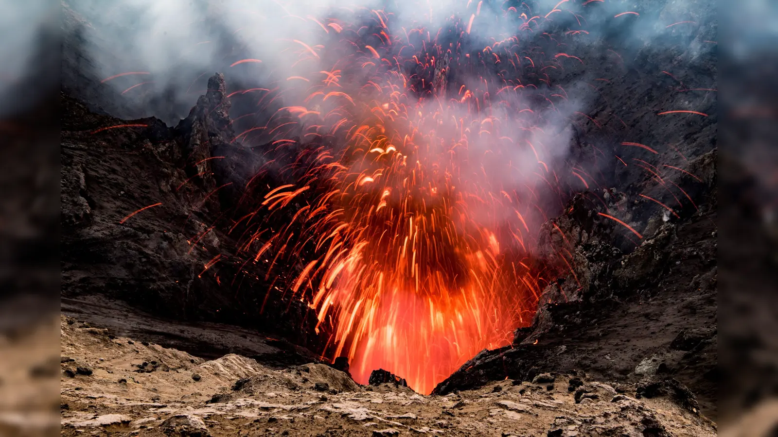Der Yasur auf der Insel Tanna ist mit einer der aktivsten Vulkane der Erde. (Foto: Michael Martin)