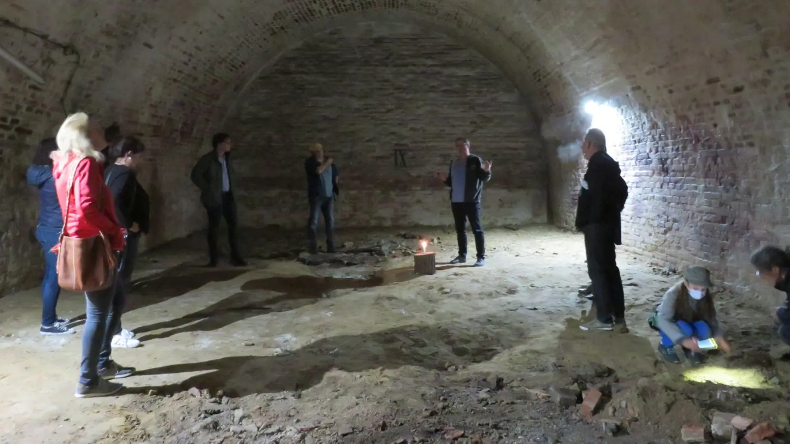 Im Mittelpunkt des Rundgangs stehen die historischen Eiskeller der ehemaligen Schlossbrauerei. (Foto: Kolpingsfamilie Au e.V.)