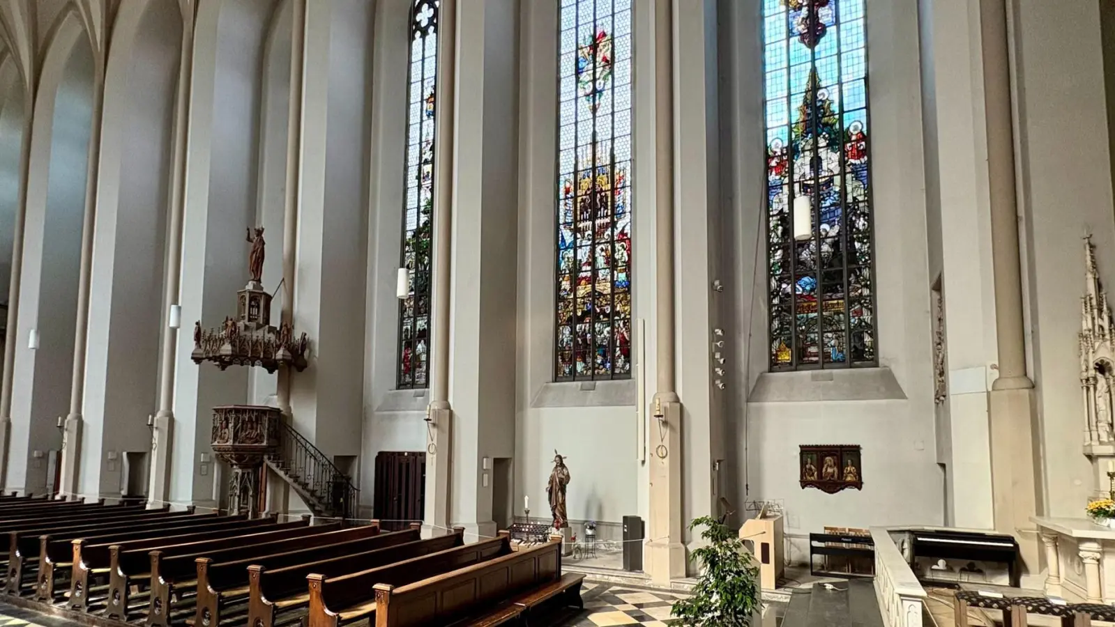 Die Deutsche Stiftung Denkmalschutz fördert die Glasrestaurierungsmaßnahmen in der Kirche St. Johann Baptist mit 50.000 Euro. (Foto: Deutsche Stiftung Denkmalschutz/Siebert)