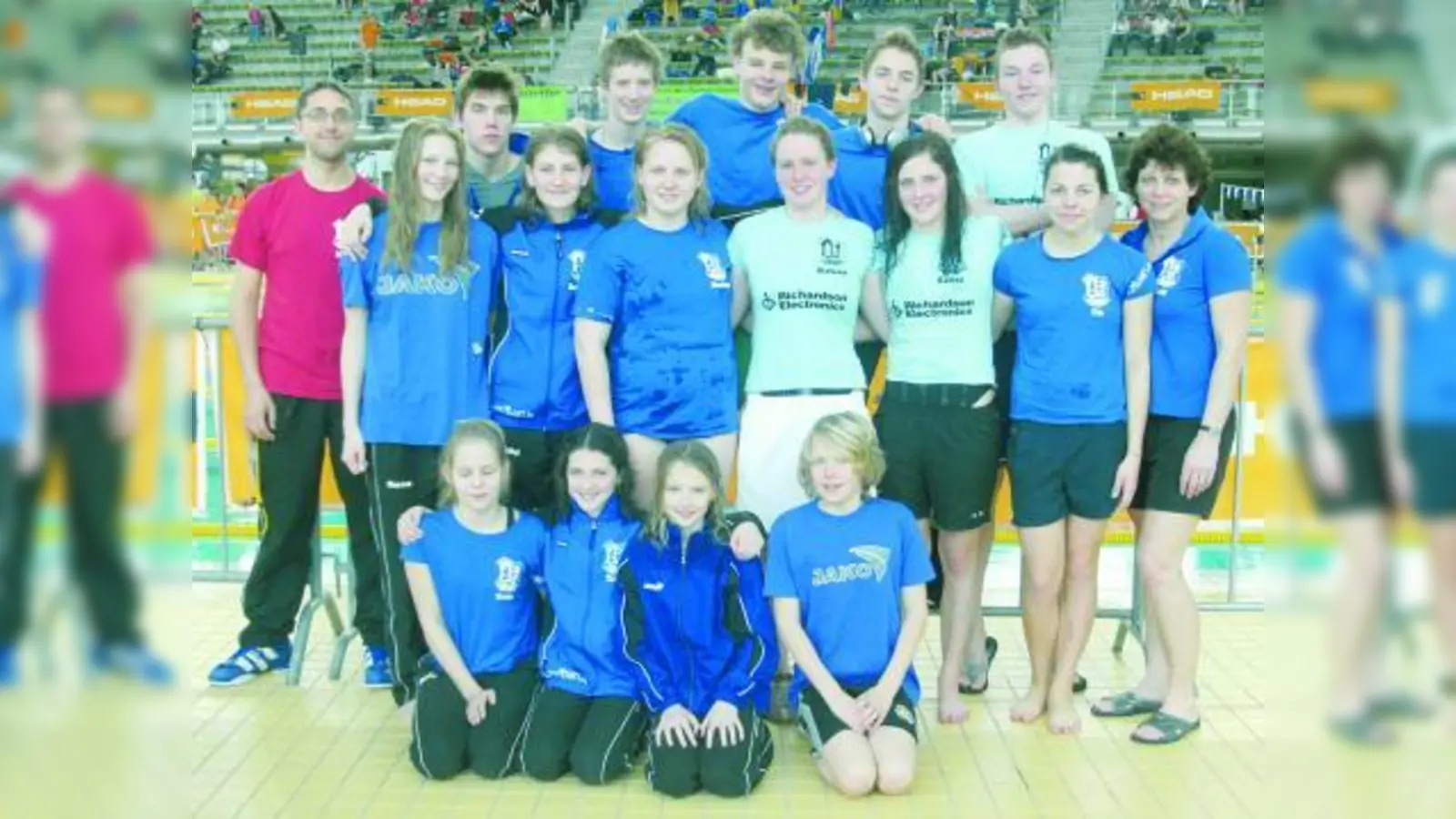 Die SchwimmerInnen des SSG Neptun Germering mit den Trainern Marc Berges und Gabi Sommer. (Foto: SSG Neptun Germering)