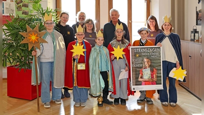 Münchens Oberbürgermeister Dieter Reiter mit den Sternsingern im Rathaus. (Foto: Michael Nagy/Presseamt)
