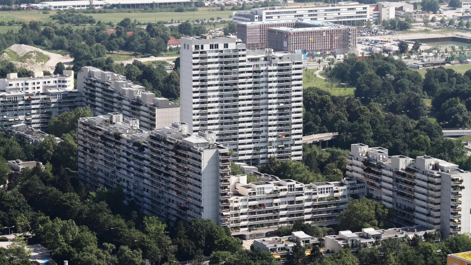 Auch die Olympia-Pressestadt gehört zu Moosach. Ihre Errichtung vor über 50 Jahren brachte einen großen Umbruch für den Stadtteil.  (Foto: Geschichtsverein Moosach )
