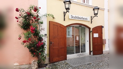 Im Mai gibt es jede Menge spannende Angebote in der Stadtbücherei. (Foto: Stadtbücherei Moosburg)