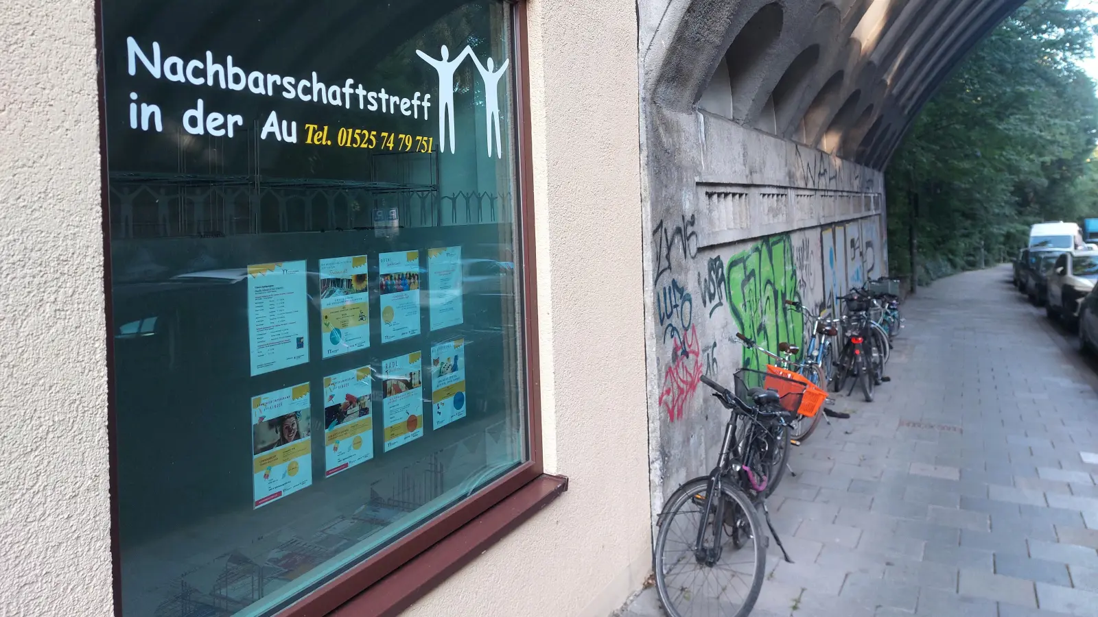 Anlaufstelle für alle: Der Nachbarschaftstreff Au liegt in der Gebsattelstraße 2, direkt an der Gebsattelbrücke. (Foto: bas)