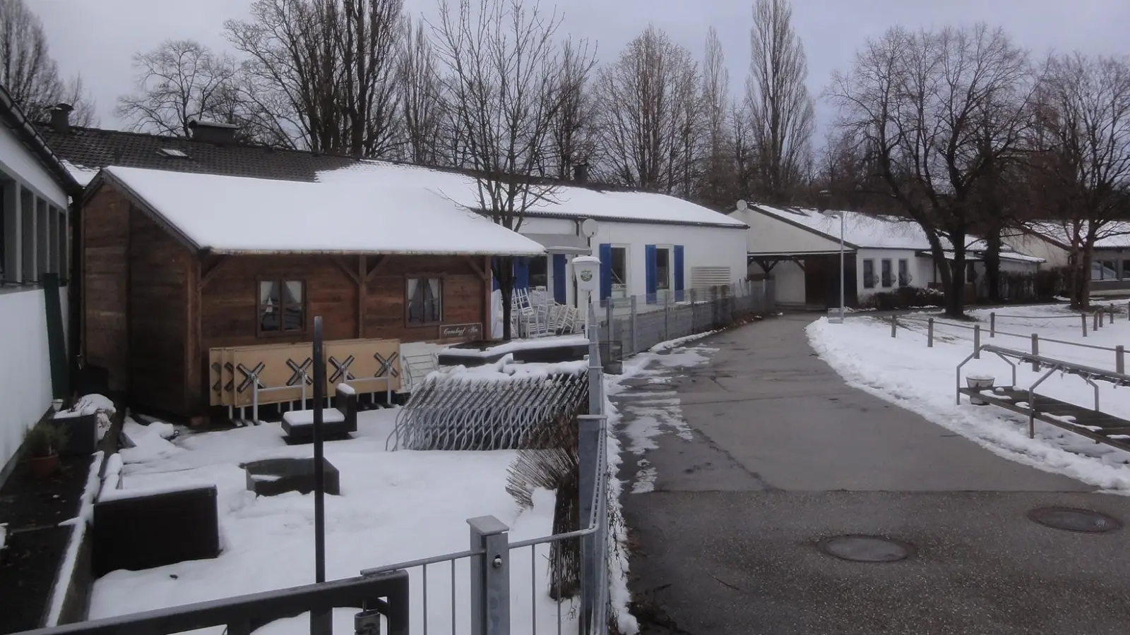 Wenn die Bezirkssportanlage Westpreußenstraße umgebaut wird, soll die Sportgaststätte wegfallen. (Foto: LHM)