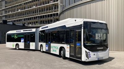 Dieser 18 Meter lange vollelektrische Gelenkbus wird probeweise auf der Linie 62 eingesetzt.  (Foto: SWM/ MVG)