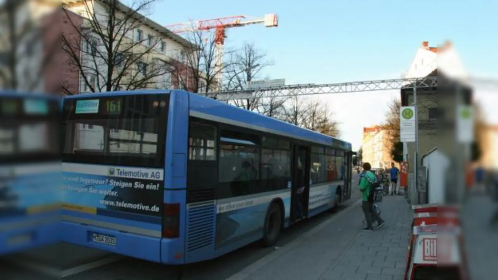 Die Bushaltestelle „Am Haidelweg“ soll nach dem Wunsch vieler Anwohner endlich auch in die dritte MVG-Tarifzone gehören. Der BA nahm sich dieser Bitte an und fordert von der MVG eine Umstellung der Tarife. (Foto: US)