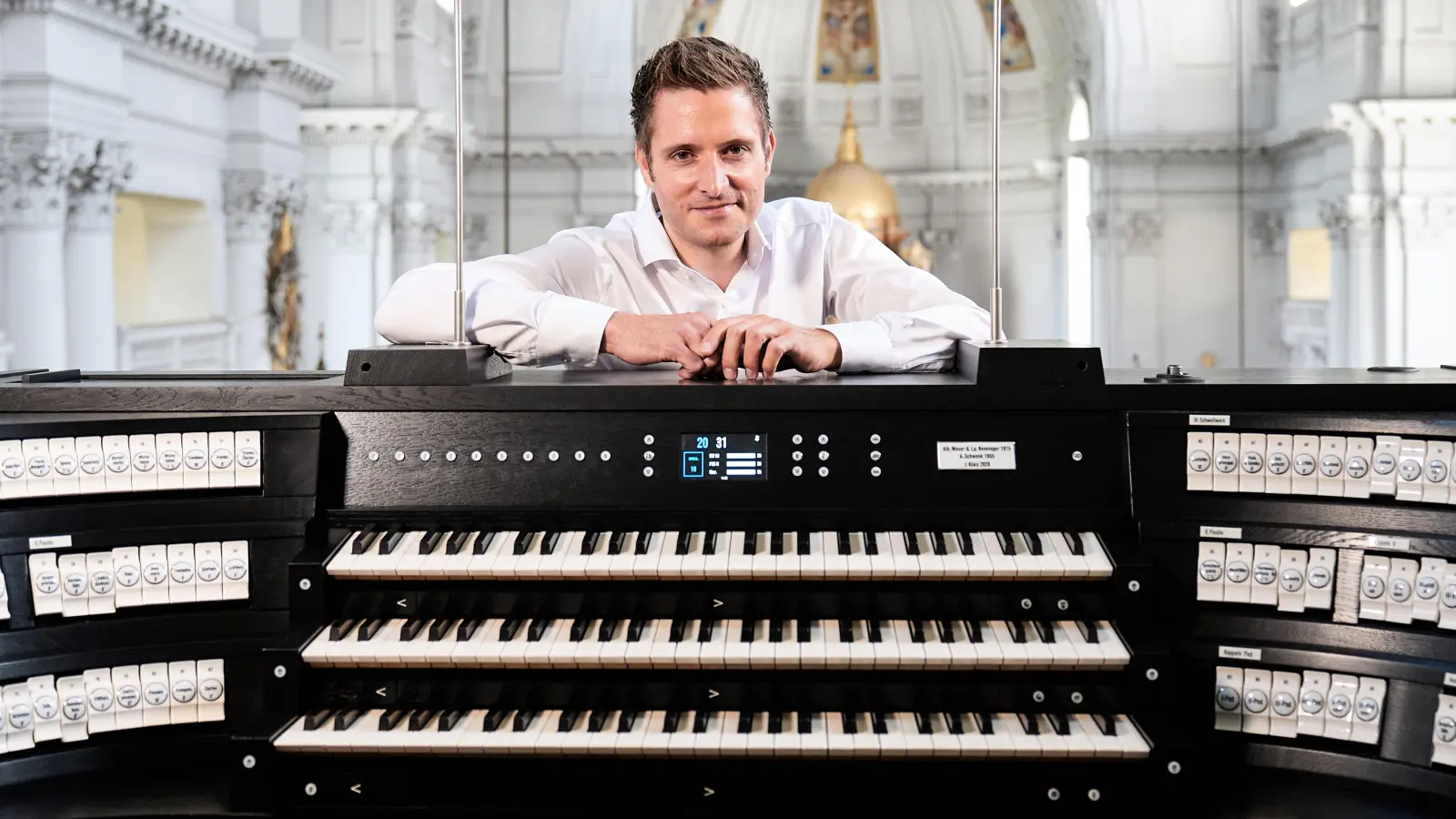Christian Bischof spielt unter anderem Werke von Johann Sebastian Bach und Max Reger. (Foto: Thomas Stimmel)