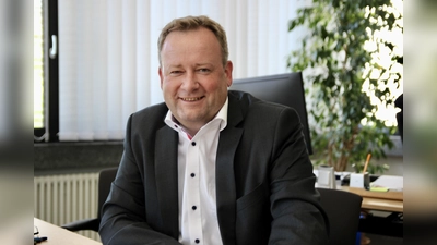 Bürgermeister Peter Köstler sieht ein Jahr voller wichtiger und großer Bauvorhaben in Gräfelfing. Er dankte besonders der Bauverwaltung für das große Engagement. (Foto: us)