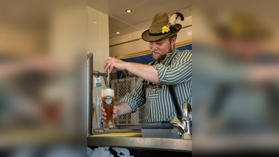 Niemand muss beim Bachfest des Burschenvereins hungrig oder gar durstig nach Hause gehen. (Foto: BV Furth-Oberhaching)