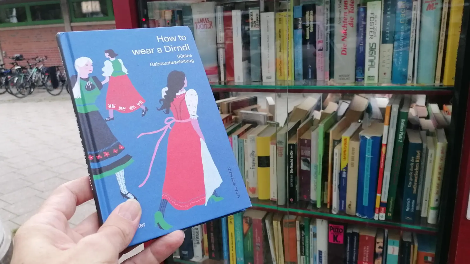 Wir haben in Münchner Bücherschränken echte Schätze gefunden. (Foto: job)