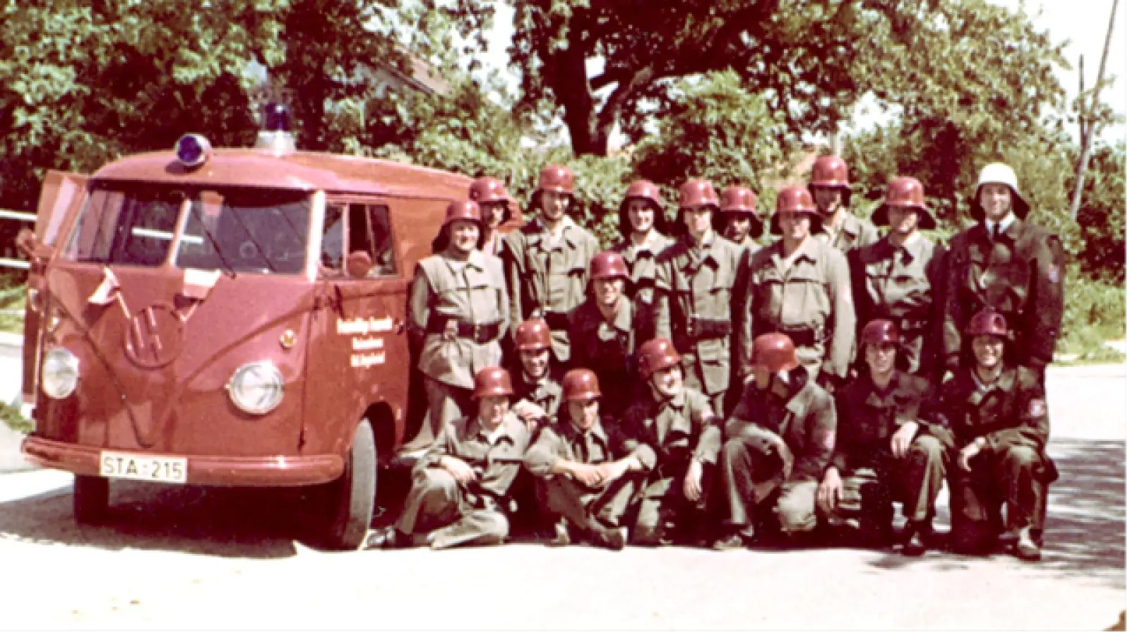 1957 bekam die Freiwillige Feuerwehr Geisenbrunn ihr erstes Feuerwehrauto. (Foto: FFW Geisenbrunn)