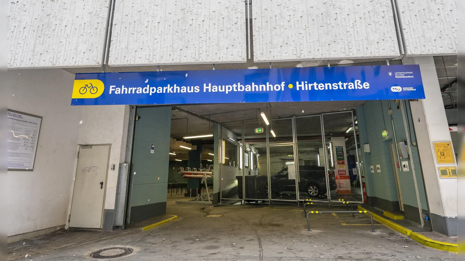 Das neue Fahrradparkhaus in der Hirtenstraße befindet sich im EG des Kfz-Parkhauses Marsstraße. Der Zugang ist in der Hirtenstraße. (Foto: LHM/MOR, DobnerAngermann)
