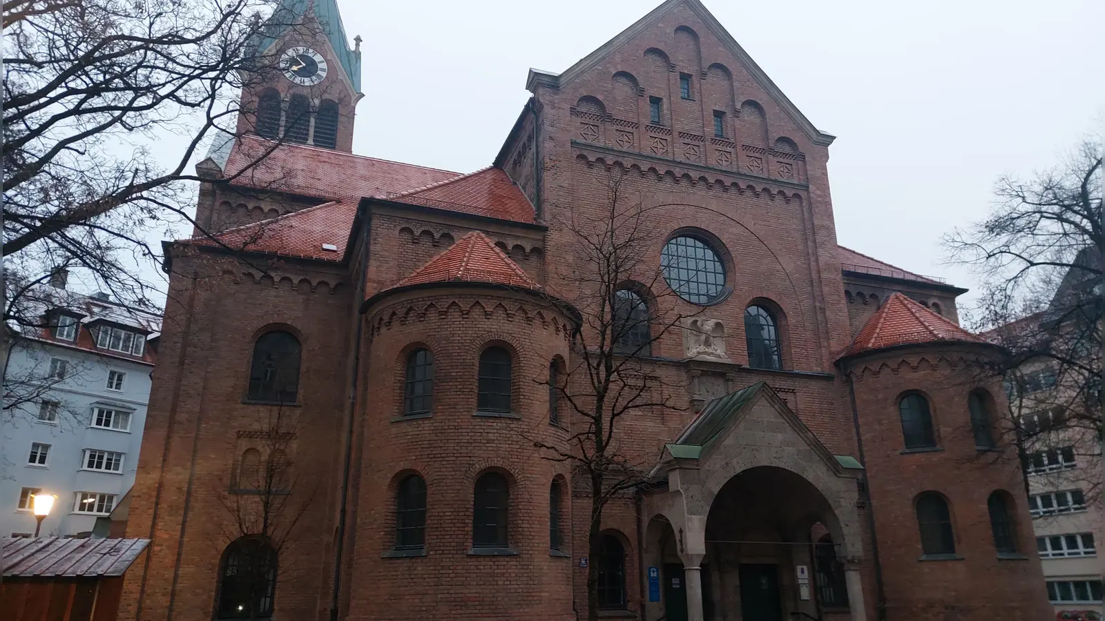 In St. Johannes am Preysingplatz ist durch einen Brand ein Schaden in sechsstelliger Höhe entstanden. (Archivbild: bas)