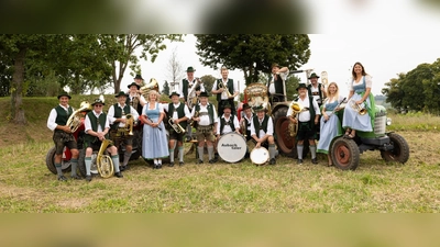 D'Aubachtaler laden zum Festwochenende ein. (Foto: D'Aubachtaler)