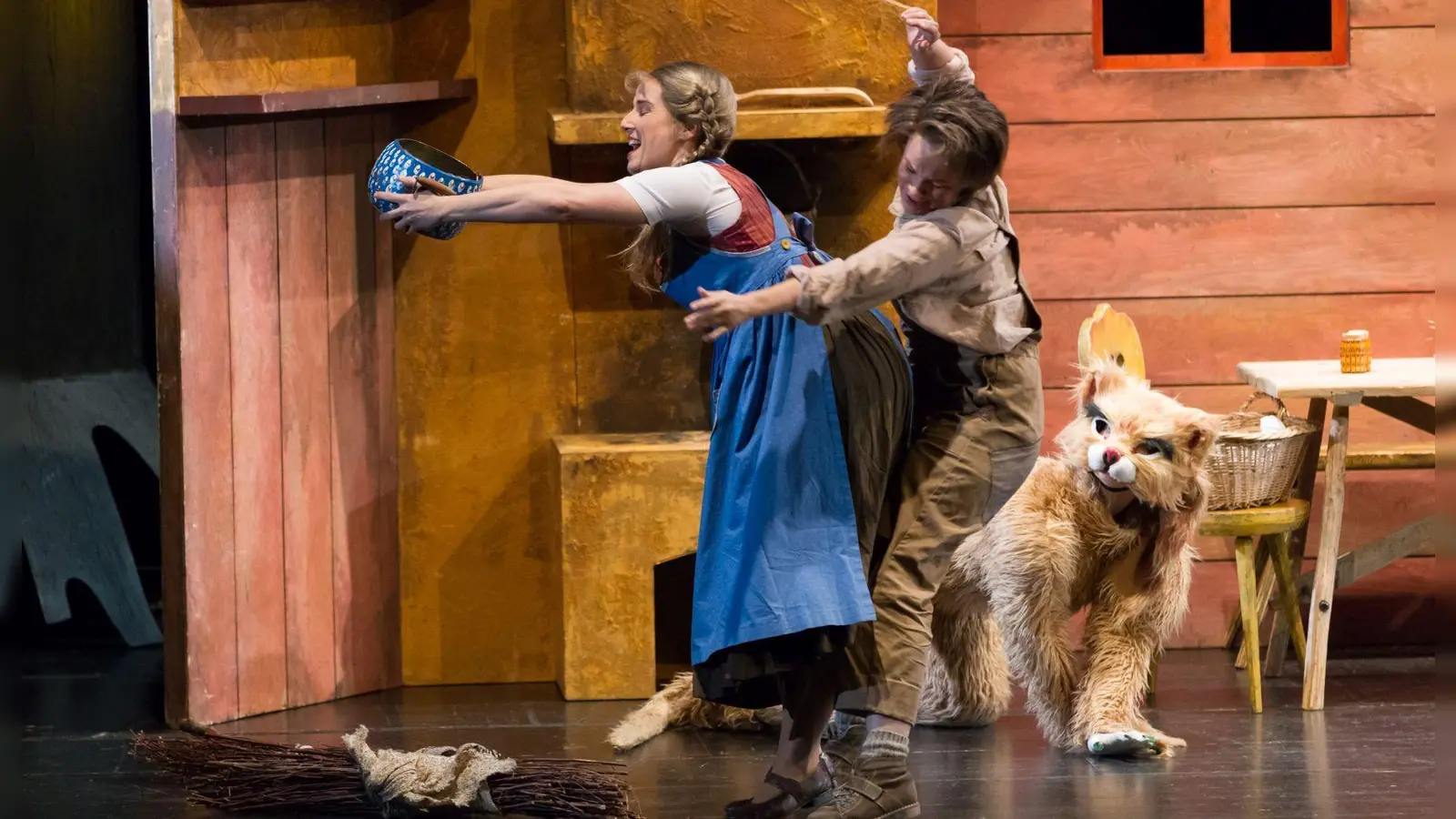 Hänsel und Gretel geraten in ein gefährliches Abenteuer.  (Foto: Mathis Beutel/ © FLTB)