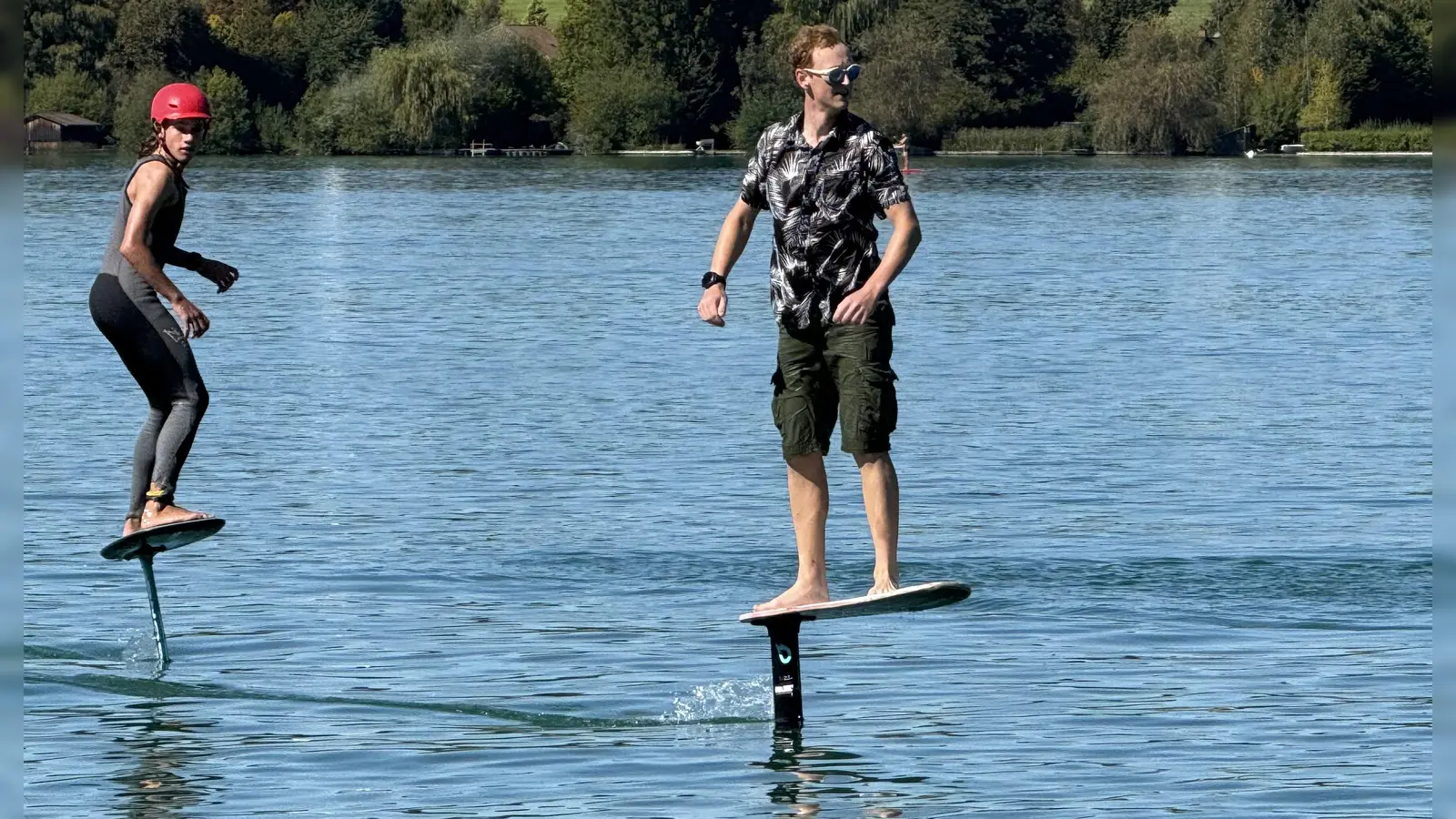 Mit reiner Muskelkraft halten die Pumpfoiler ihr Board in der Schwebe. (Foto: pst)