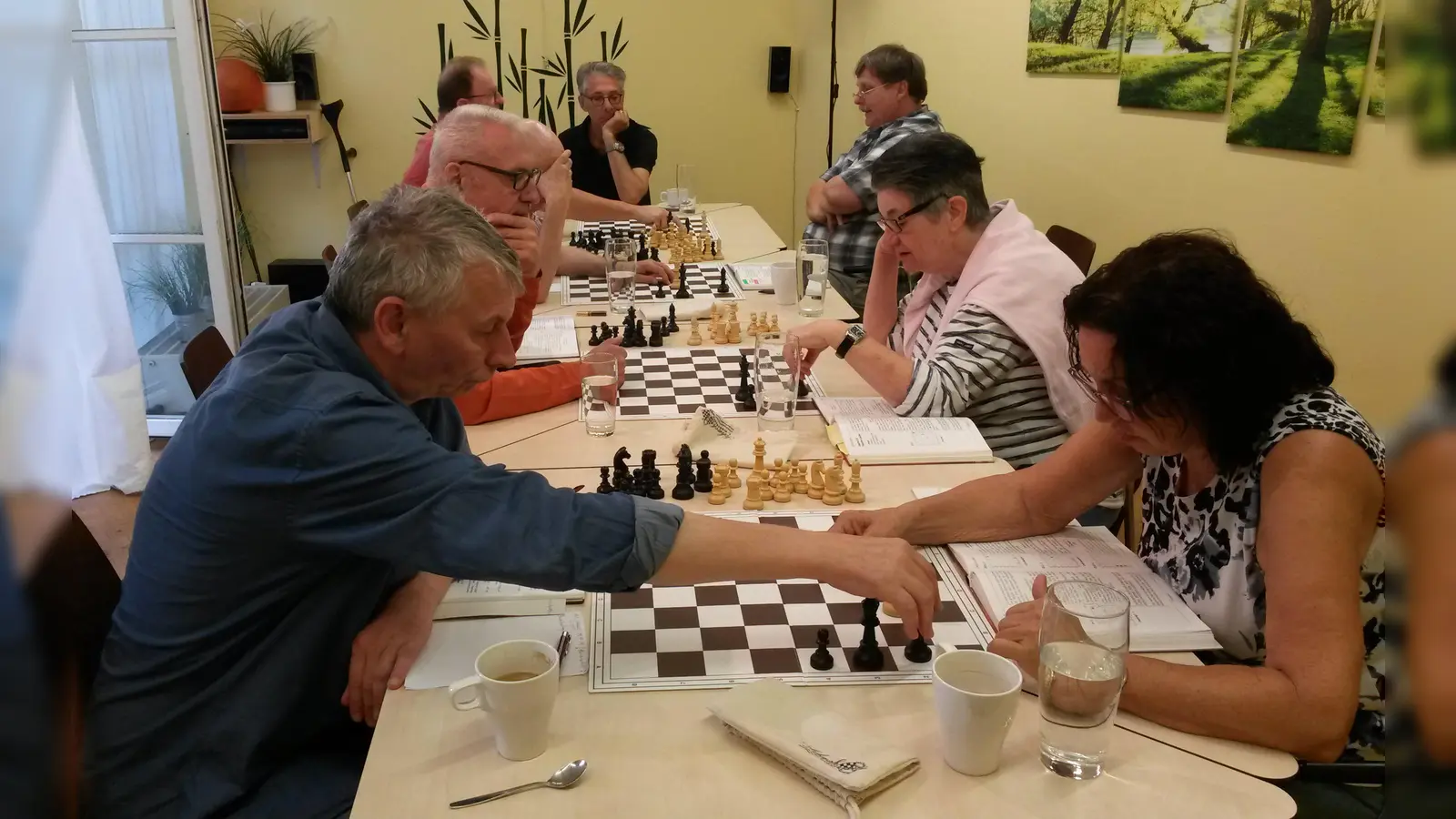 Geistig fit bleiben, neue Kontakte knüpfen: beim Schachkurs für Einsteiger im ASZ. (Foto: Münchner Schachstiftung)