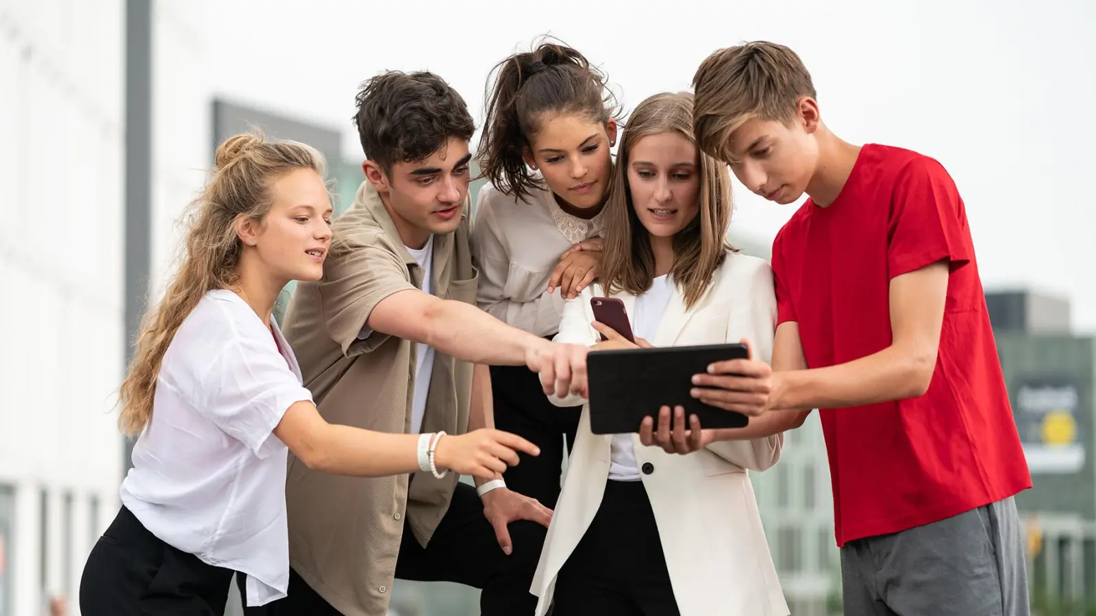 Beim Planspiel Börse gewinnen die Teams, die durch den Kauf und Verkauf von konventionellen oder nachhaltigen Wertpapieren den größten Wertzuwachs in ihrem virtuellen Depot erzielen.  (Foto: Stefan Maria Rother)
