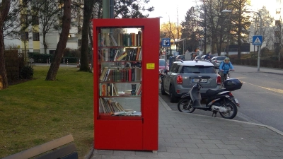 Den Bücherschrank am Kustermannpark gibt es seit nunmehr vier Jahren. (Archivbild: bas)