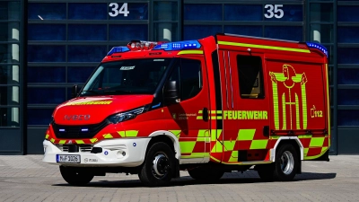 Das erste von drei neuen Vorauslöschfahrzeugen wird in der Feuerwache Ramersdorf in Betrieb genommen.  (Foto: Feuerwehr München)
