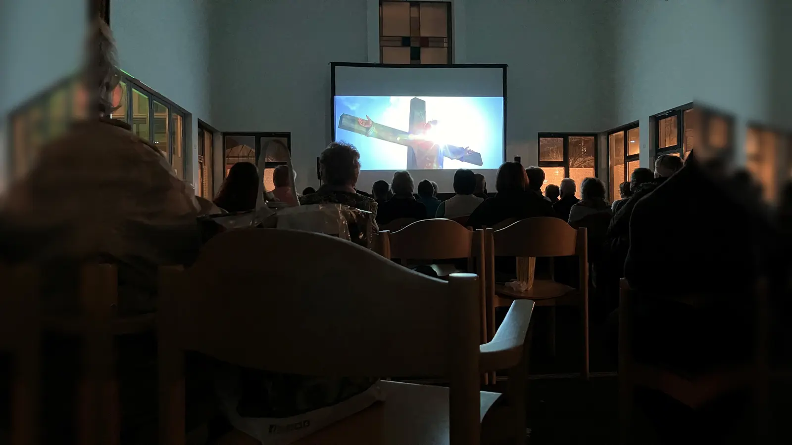 Gemeinsam Kino genießen und Popcorn knabbern, das kann man in der Bonhoeffer-Kirche. (Foto: Lätare-Gemeinde)