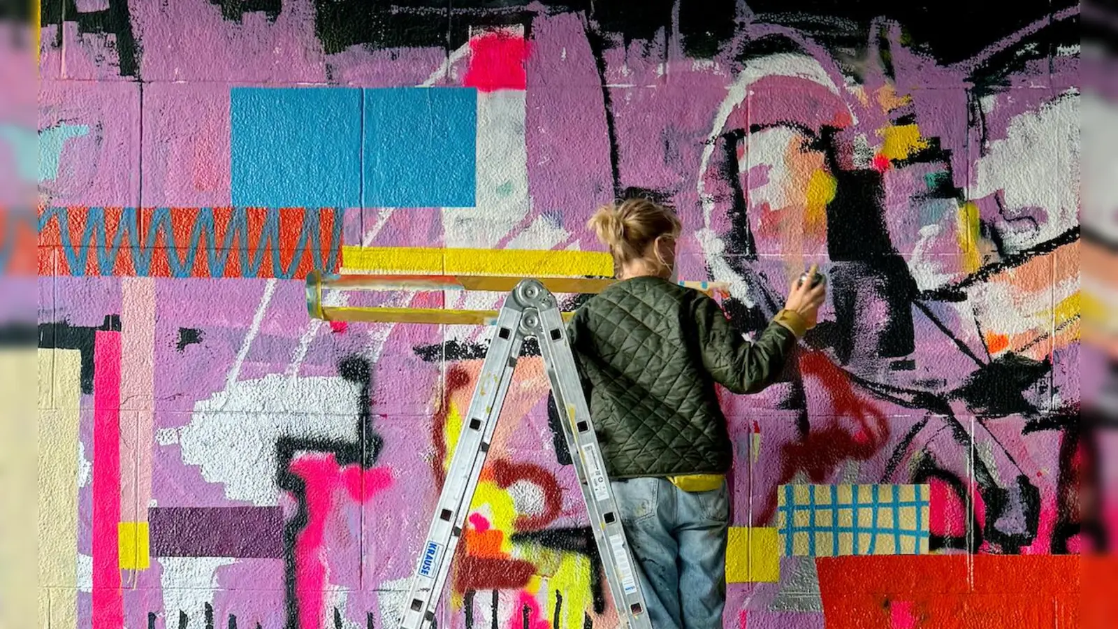 Die Brudermühlbrücke bekommt derzeit wieder mal ein neues Gesicht. (Foto: Andrea Huber)