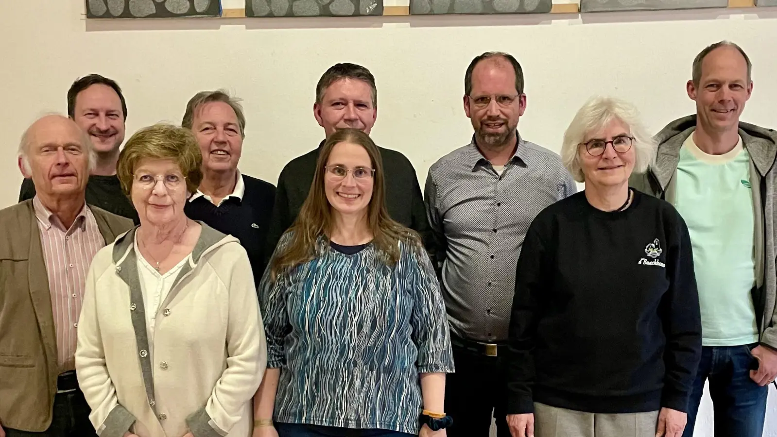 Die neue Vorstandschaft des Vereins (vorne v.l.): Wolfgang Wuschig, Agnes Hinterberger, Michaela von Hagen, Marianne Schuon sowie (hinten v.l.) Robert Adamietz, Peter Bothe , Andreas Metz, Dominik Dirnberger und Christian Horn. (Foto: d'Buachhamer)