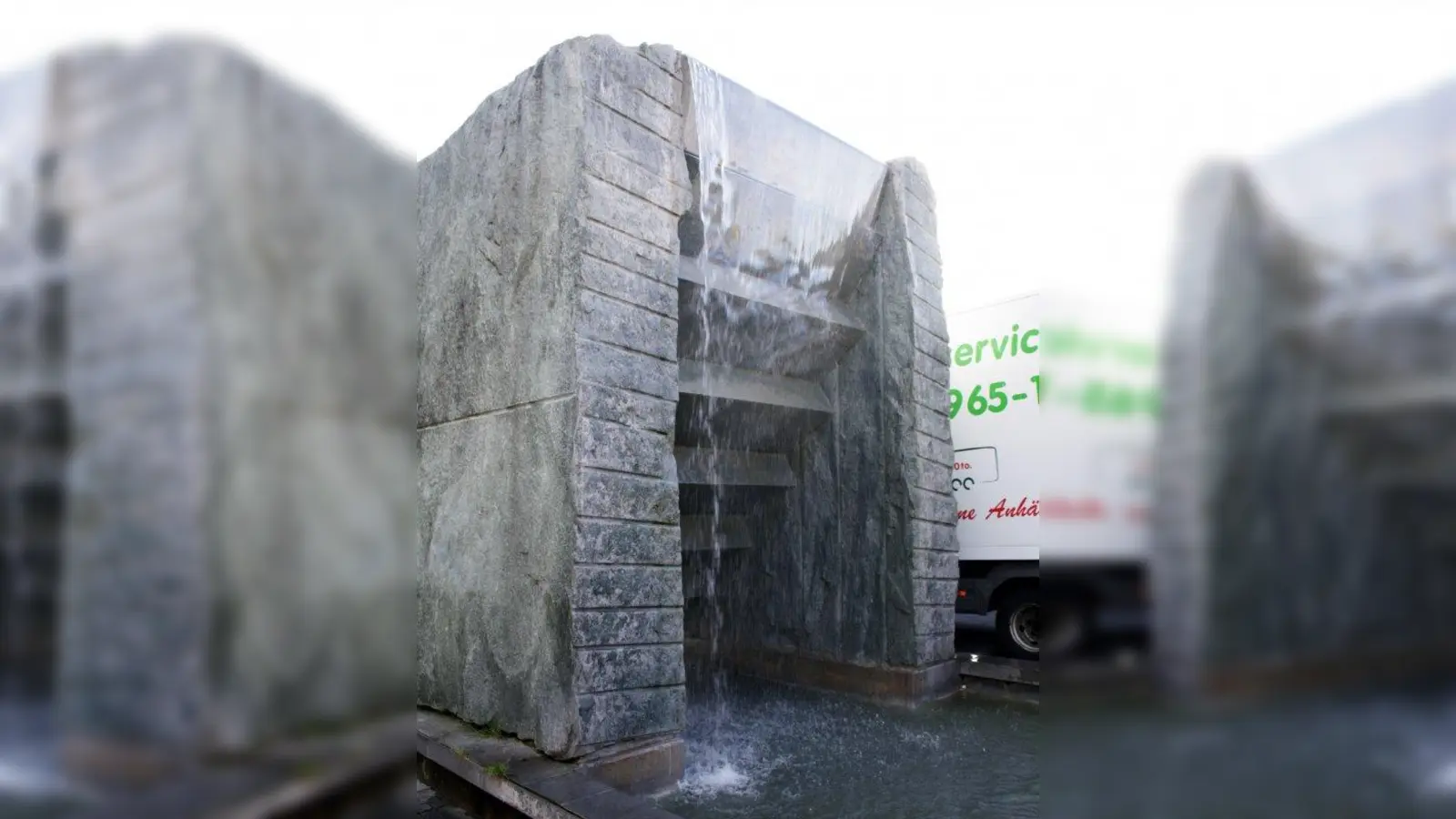 Der Brunnen auf dem Schweizer Platz. (Foto: job)