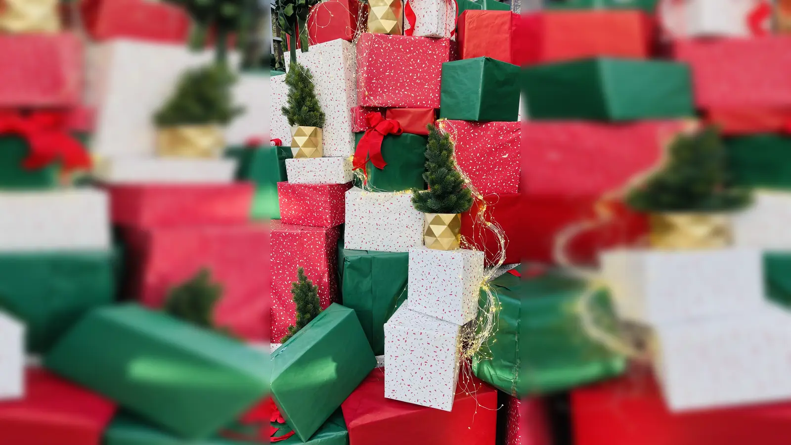 Kleine Geschenke erhalten die Freundschaft, können im Zweifelsfall aber den Job kosten. (Foto: hw)