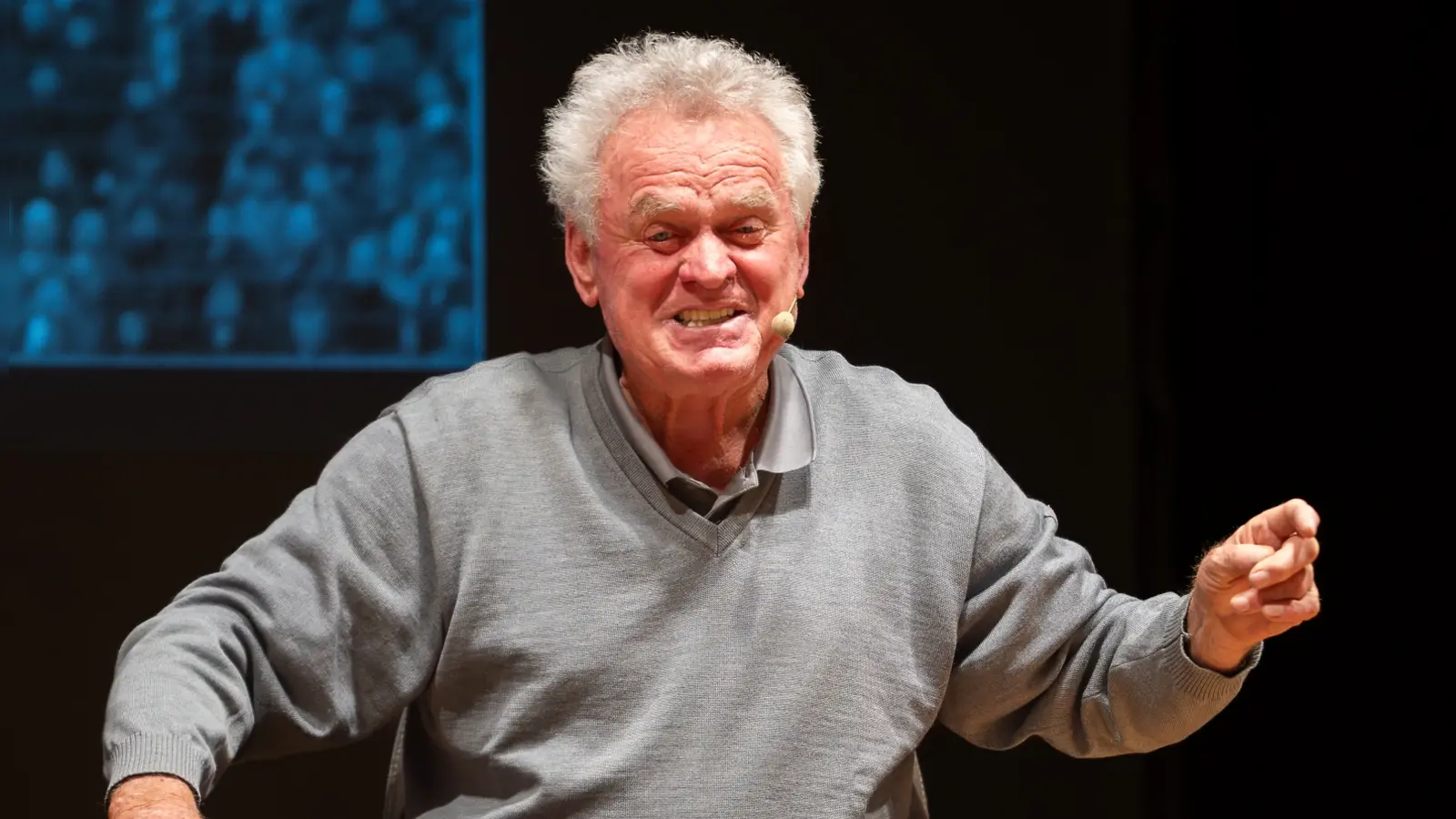 Auch mit 82 Jahren sprüht er vor Lebensfreude und Humor: Sepp Maier tritt am Dienstag, 27. Oktober, im Theatersaal des ASV Dachau in der Gröbenrieder Straße 21 auf. (Foto: Bruno Märkl)