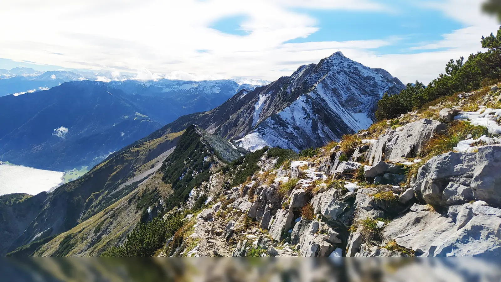 Das Programm von ZAB beinhaltet auch Wanderungen und Ausflüge in die Berge. (Foto: std)