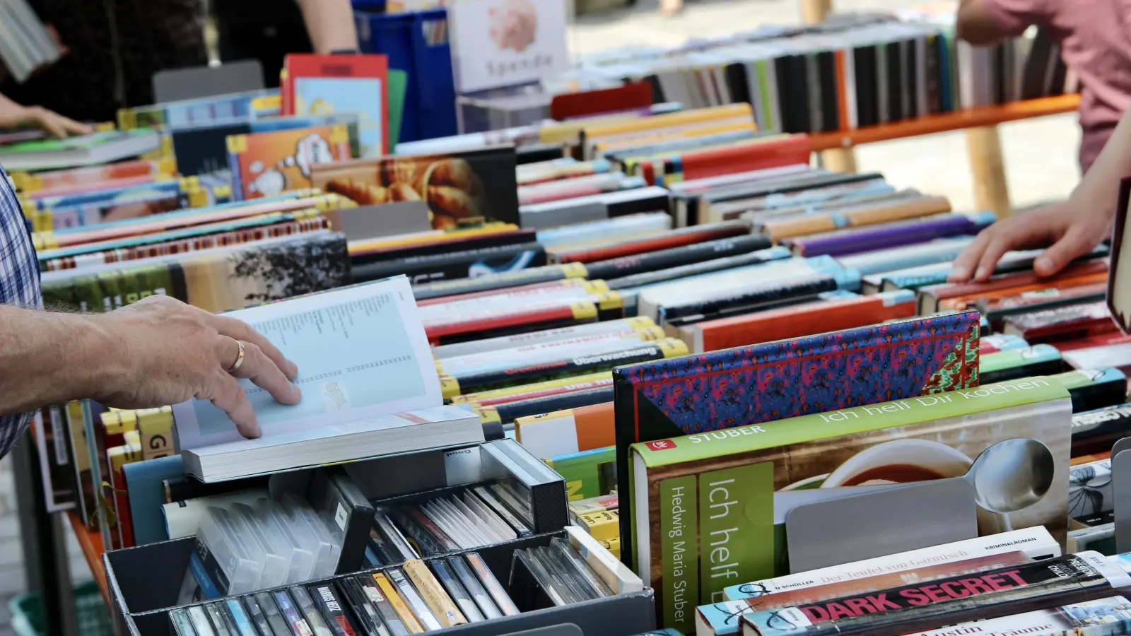 Bald wird man im Hasenbergl wieder Bücher tauschen können – dann aber in der Harpprechtstraße.  (Symbolbild: us)