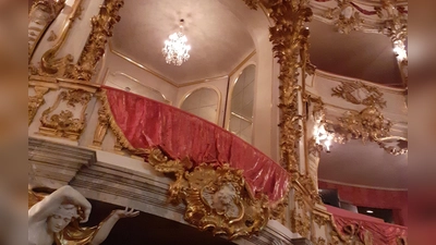 Das Cuvilliéstheater – im Bild die Königsloge – ist bei der Führung am Samstagnachmittag zu sehen.  (Foto: mha)