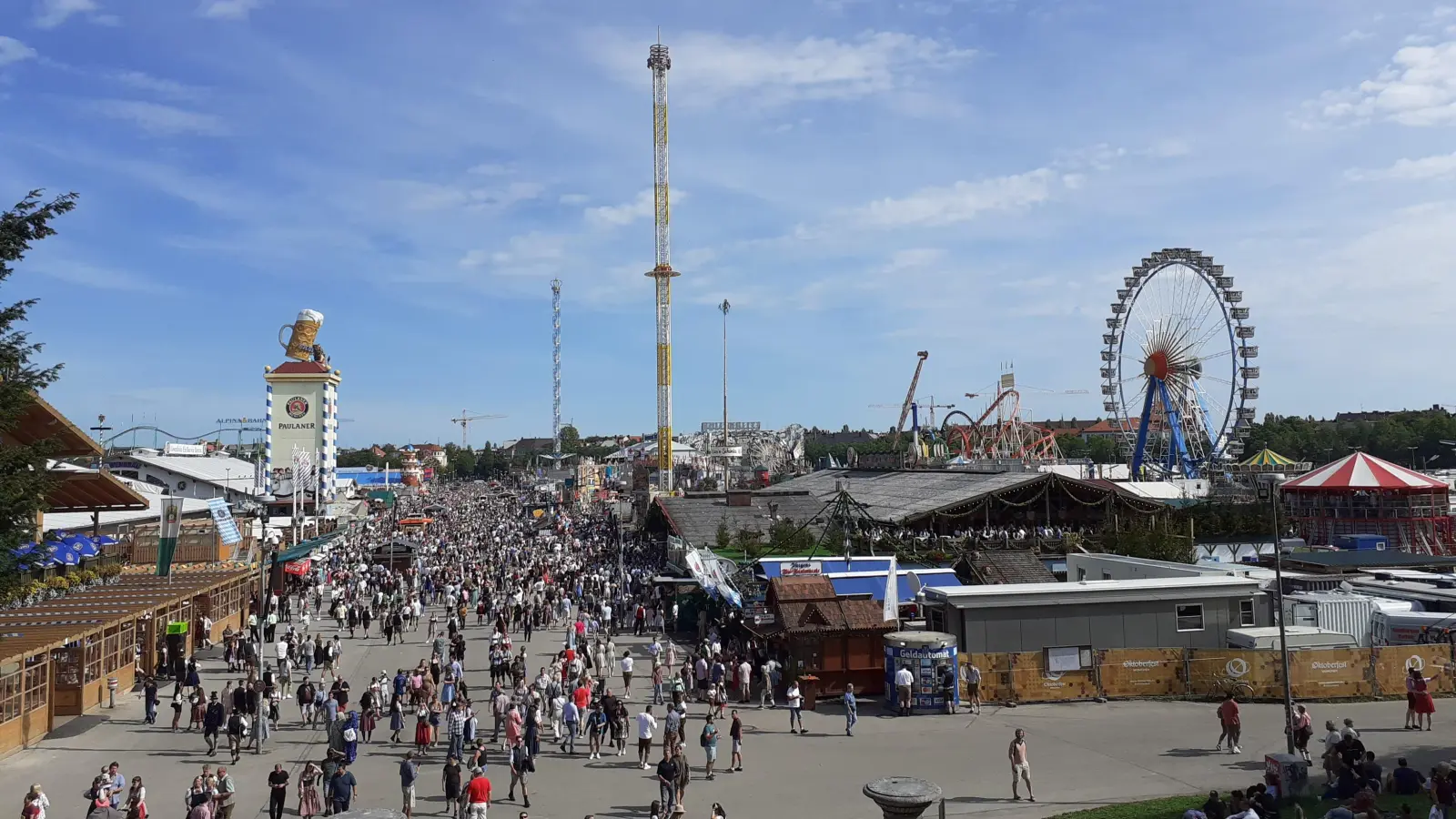 Damit alle zum Oktoberfest und wieder heim kommen, ist die MVG zusammen mit Kollegen von anderen Verkehrsgesellschaften verstärkt im Einsatz.  (Foto: mha)