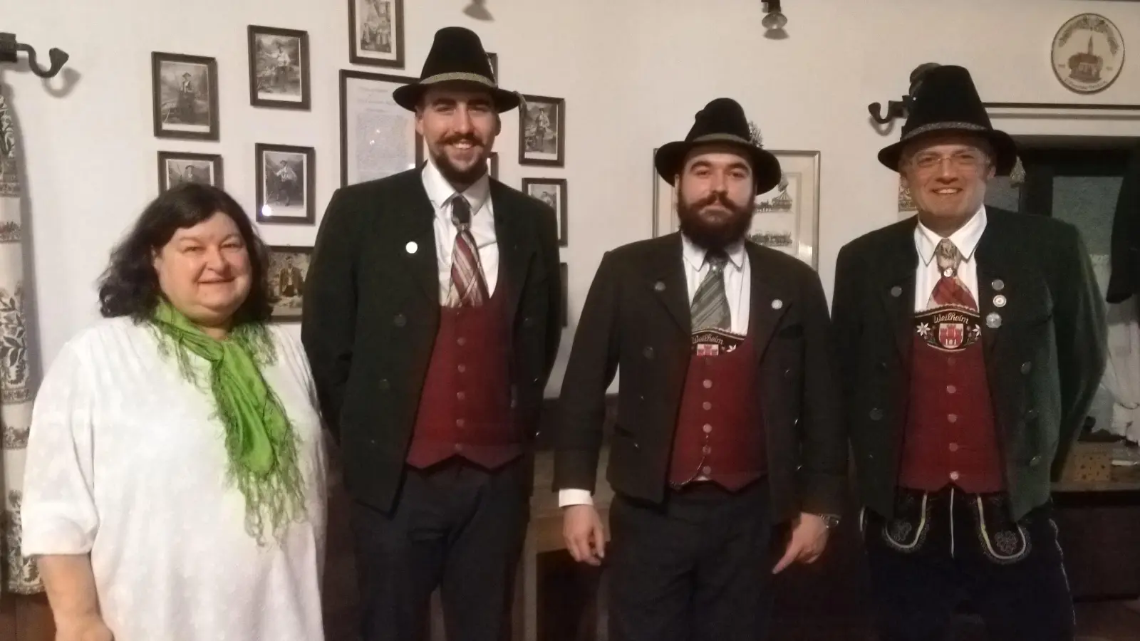 Der neue Vorstand des Heimat- und Trachtenvereins Weilheim freut sich auf die Herausforderungen (von links) Petra Resch ist 1. Kassierin, Josef Rohmer 2. Vorsitzender, Klaus-Peter Seher wurde zum 1. Vorsitzender gewählt und Davor Topic übernimmt das Amt des 1. Schriftführers. (Foto: Heimat- und Trachtenverein Weilheim)