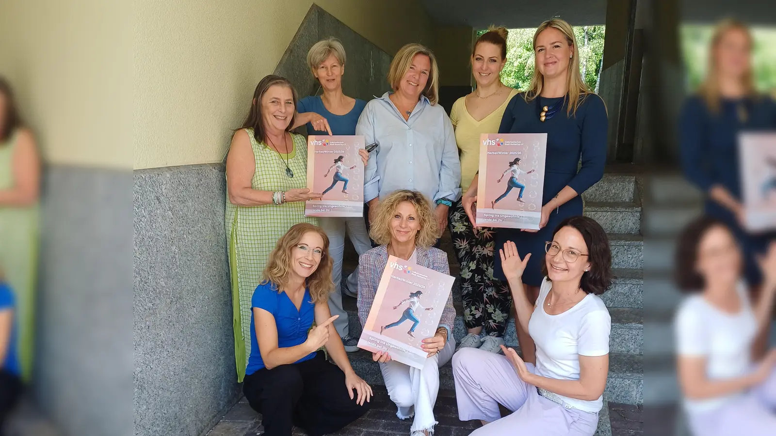 Das Team der Vhs Germering freut sich auf das Herbstsemester (vorne v.l.): Julia Hölzel, Evi Seidel-Klarmann, Clara Husmann sowie (hinten v.l.) Jutta Huber, Andrea Franke, Claudia Hilbert, Verena von Prondzinski und Irina Moor. (Foto: Vhs Germering)