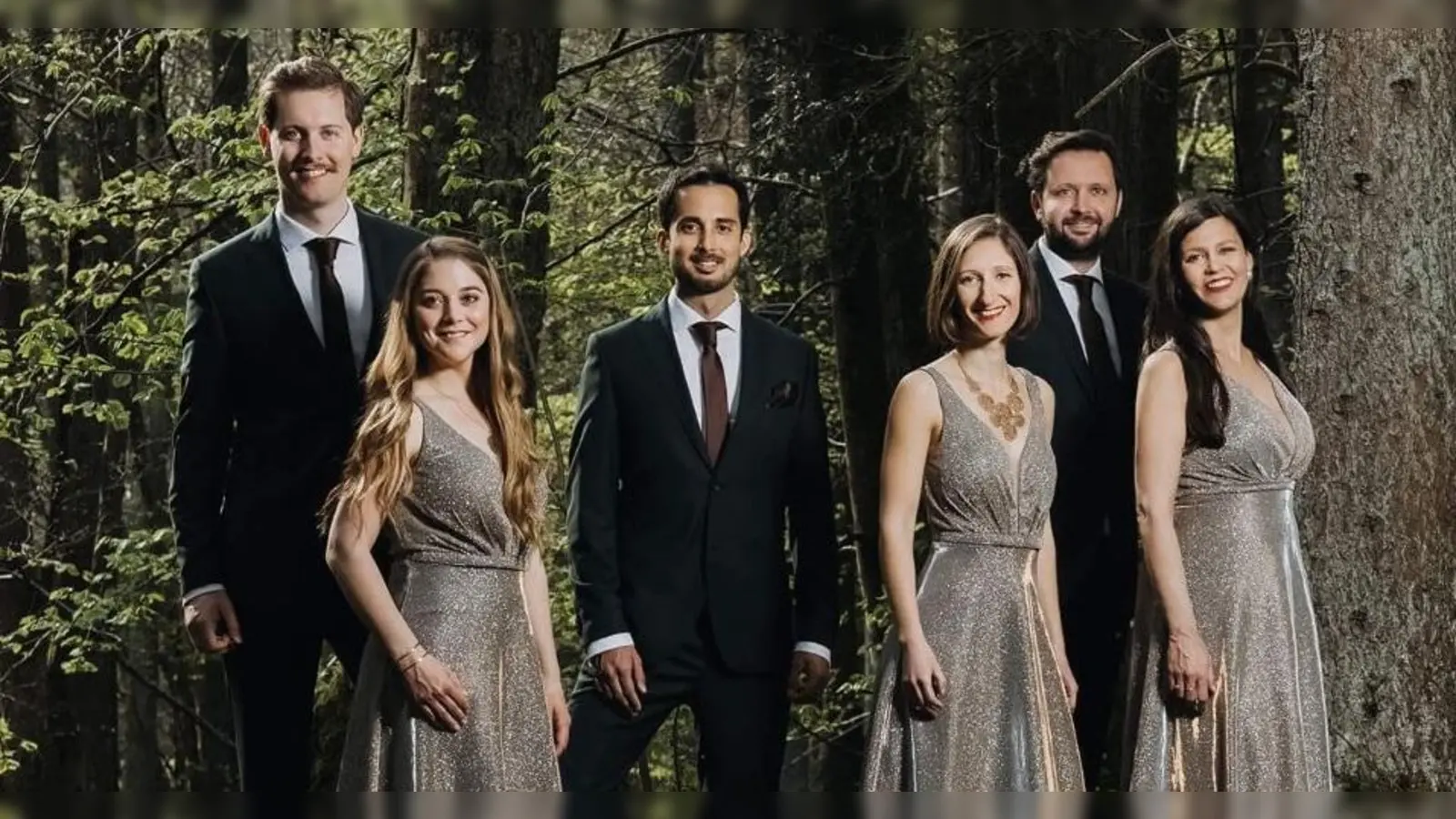 Das Vokalensemble „StimmGold” aus Regensburg verwöhnt die Zuhörer beim Schlosskonzert mit Musik aus mehreren Jahrhunderten.  (Foto: Matt und Glänzend)